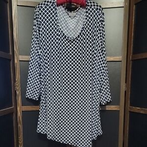 Avenue Navy and White Diamond Pattern Blouse